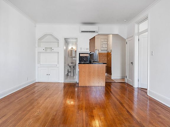 4th image of 299 Henry St #D1
