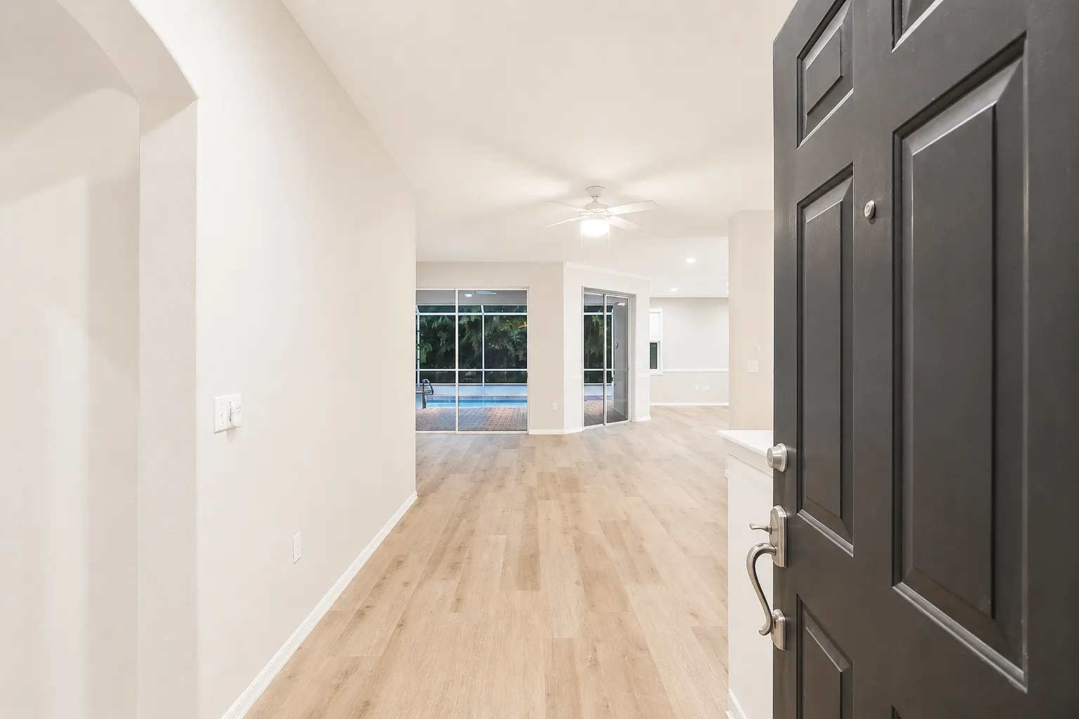 3 bed, 2015 sqft, $4,300 — Photo 2