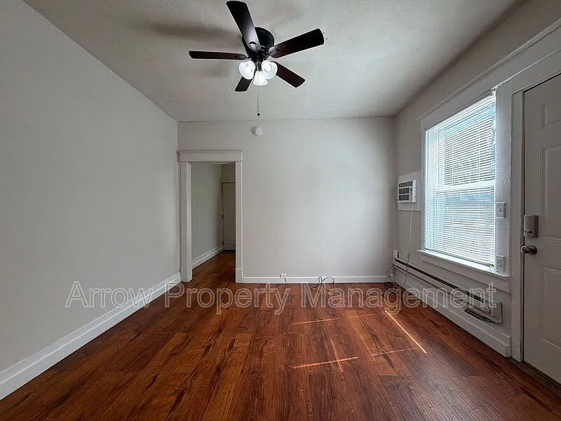 1 bed, 1.0 bath, $745 — Photo 3