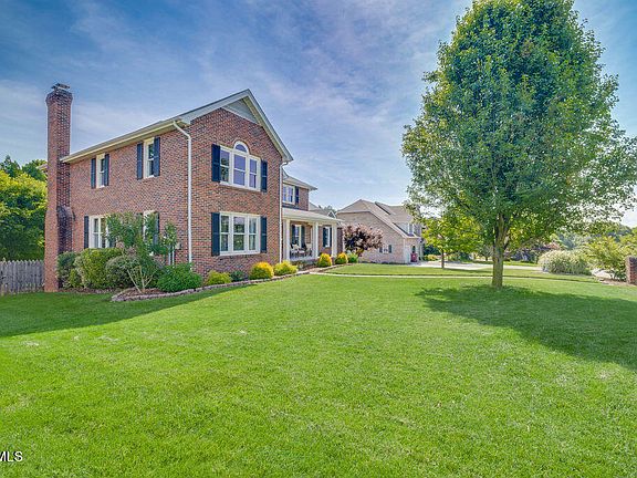 2nd image of 3316 Berkshire Cir