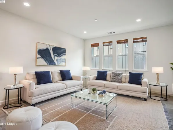 106 Fanuncio Ln, Hayward, CA 94544