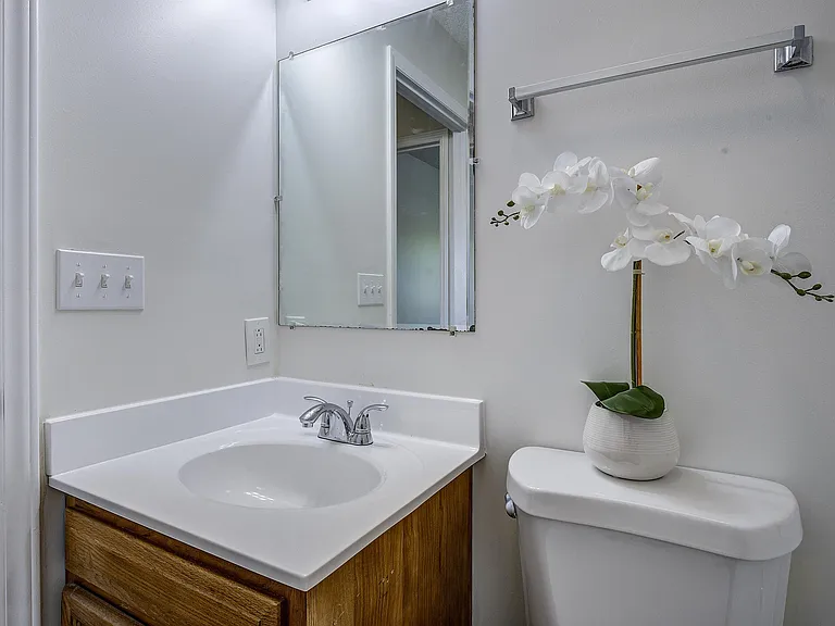 714 N North St #14 — Photo 19