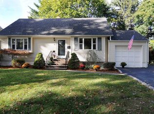 32 Nottingham Rd, Glen Rock, NJ 07452