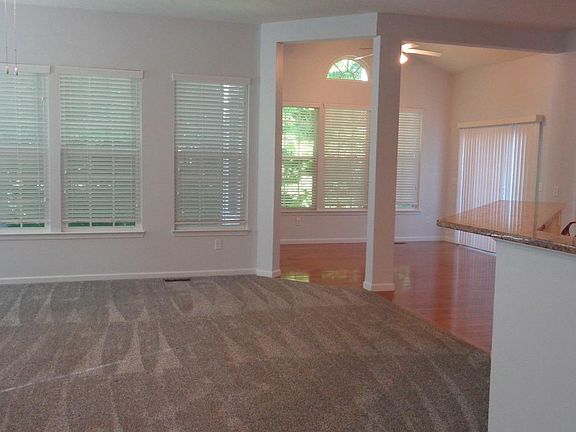 5th image of 1424 Woodbury Glen Dr