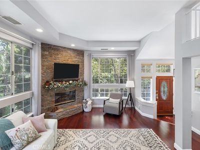 23163 Mulholland Dr #6, Woodland Hills, CA, 91364