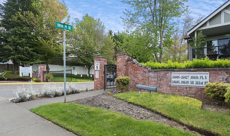Connection front entrance