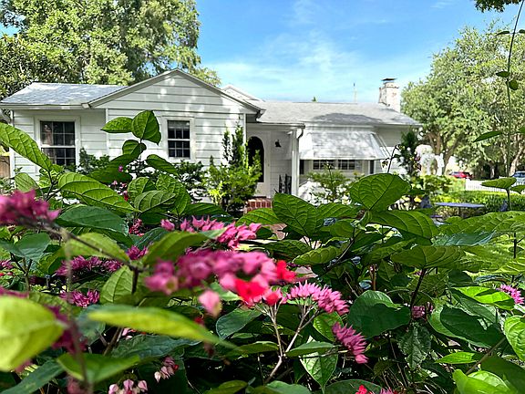 5th image of 2206 18th Avenue