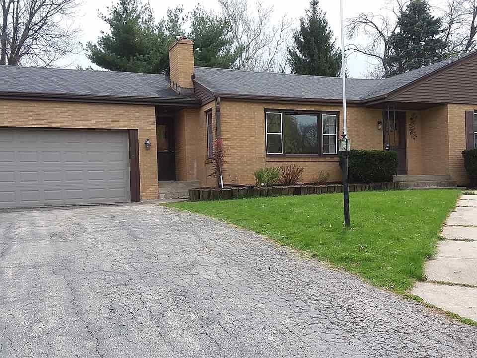 1st image of 920 Woodridge Dr