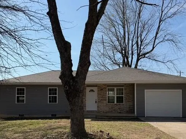 2403 S Orchard Avenue, Bolivar, MO 65613