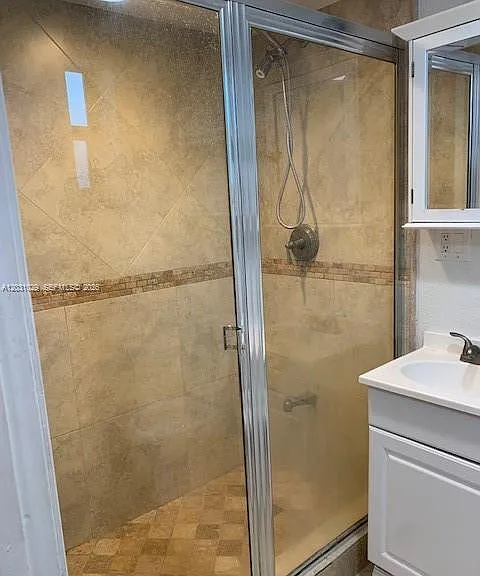 6490 Collins Ave #3 — Photo 13