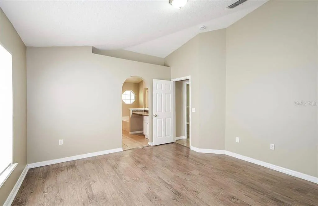 4 bed, 2.0 bath, 1514 sqft, $1,900 — Photo 4