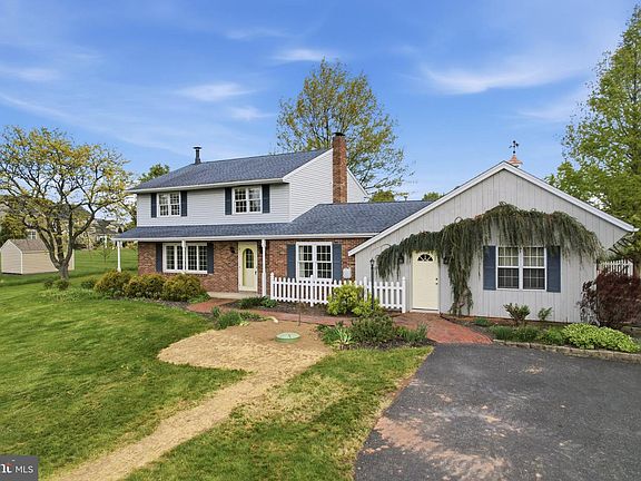 5th image of 684 Hunsicker Rd