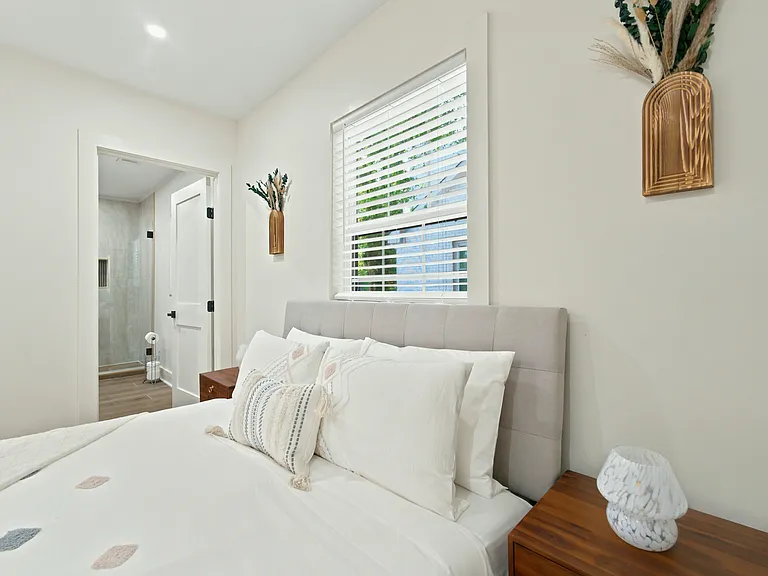 582 Hamilton E Holmes Dr NW — Photo 15