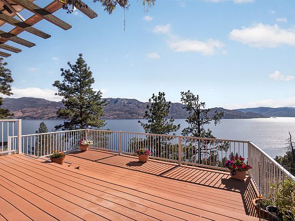 3rd image of 3040 Seclusion Bay Rd