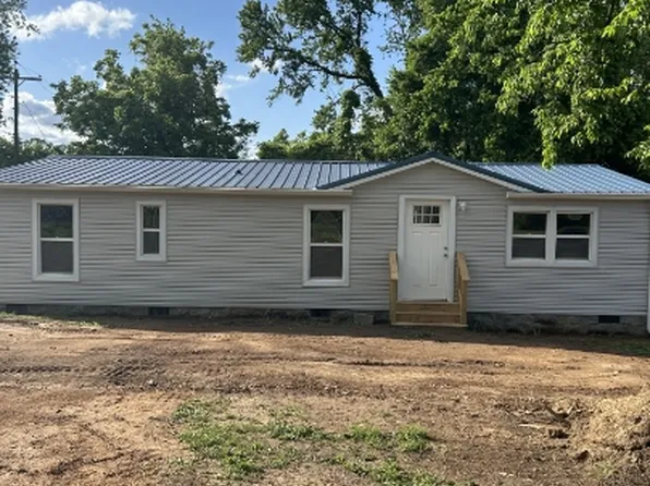 601 Moores Dr, Hopkinsville, KY 42240