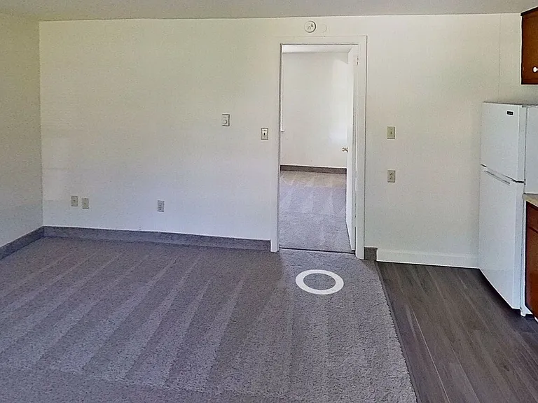 303 E Lancaster St — Photo 5
