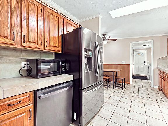 4th image of 1973 Davis Cir