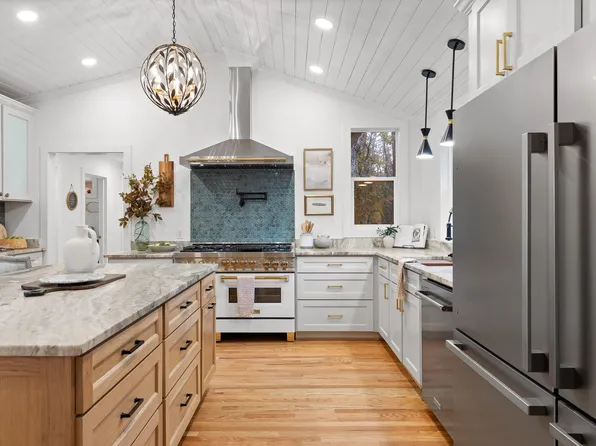 1421 Wood Nymph Trl, Lookout Mountain, GA 30750