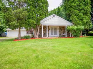 2195 Maple Dr, Jackson, MI 49203