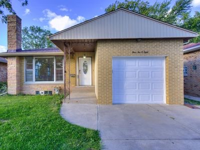 4208 Main St, Skokie, IL, 60076