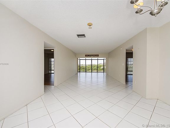 5th image of 575 Crandon Blvd APT 709