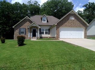 345 Clearlake Dr, La Vergne, TN 37086