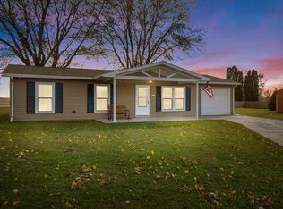 912 Dublin Ln, Angola, IN 46703