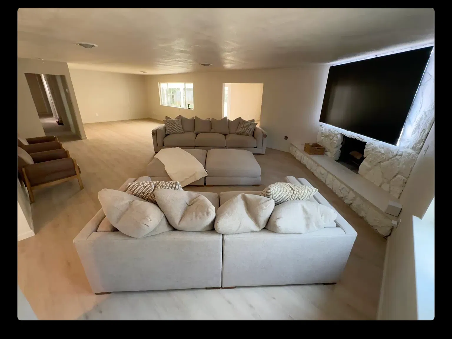 4 bed, 2733 sqft, $4,000 — Photo 2