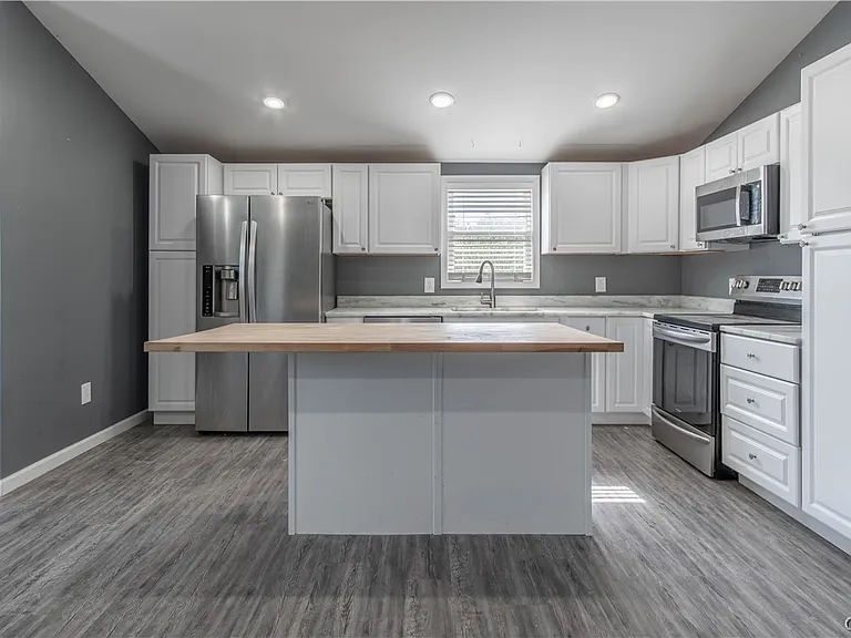 14530 Dodge Ave — Photo 27