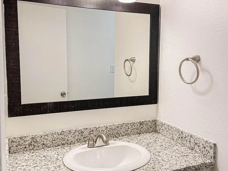 57 Marc — Photo 20