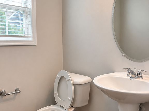 3rd image of 843 Oak Center Dr #1