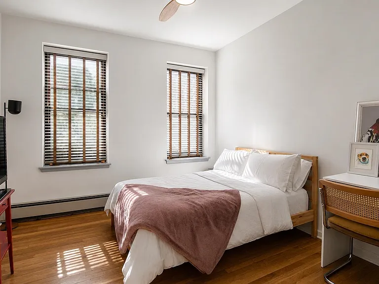 208 Willow Ave #201 — Photo 16