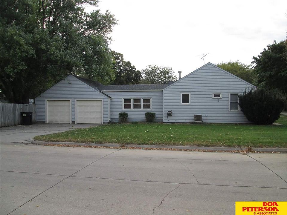 1st image of 2048 N Maxwell Ave