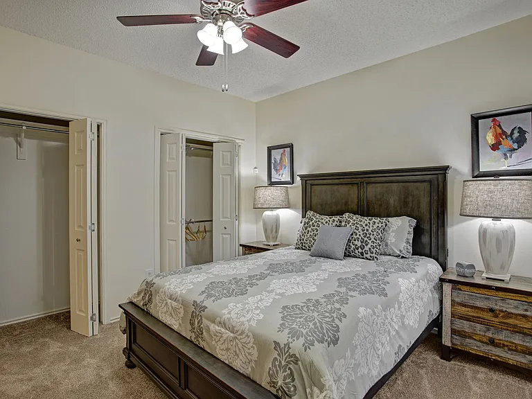 Arbors at Wolf Pen Creek Apartments — Photo 20