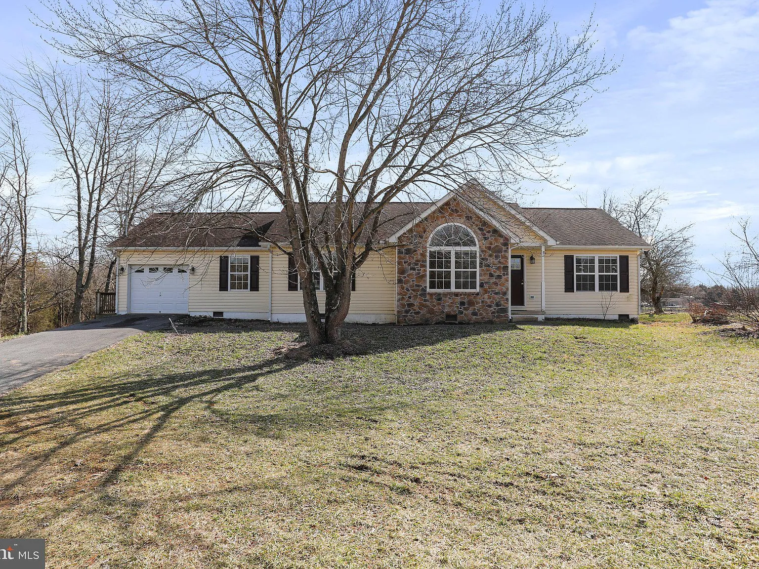 3 bed, 2.0 bath, 1542 sqft, $2,350 — Photo 3