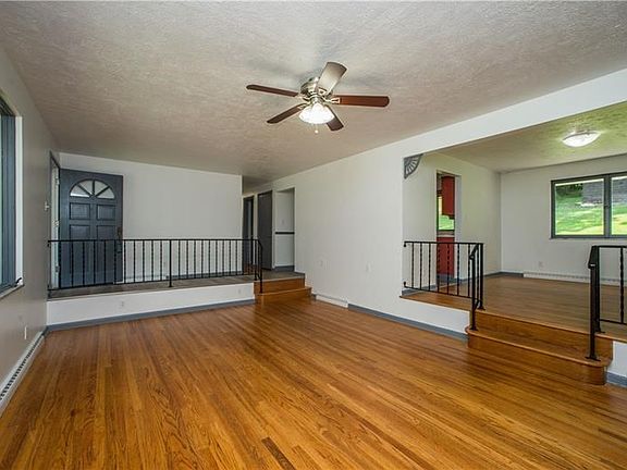 Beautiful HW floors throughout most of the main floor