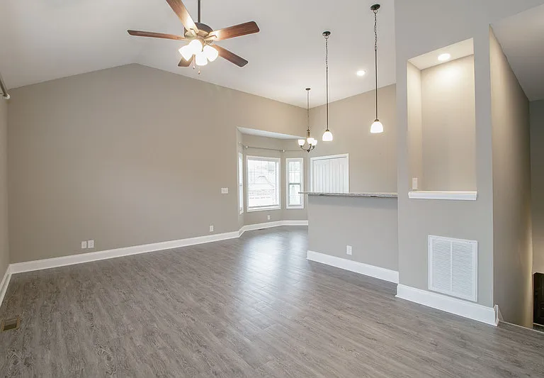 180 Dundee Dr — Photo 9