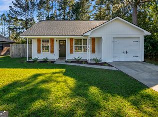 806 Lost Grove Ln, Hinesville, GA 31313