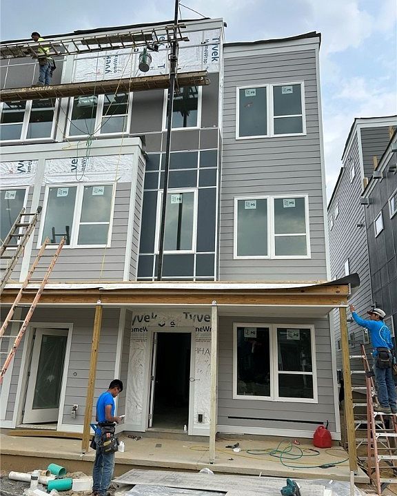 1st image of 914 Porter St