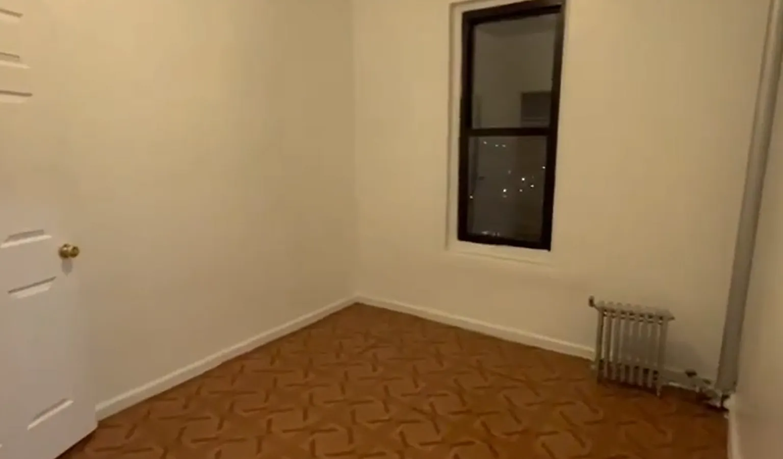 2 bed, 700 sqft, $2,816 — Photo 1