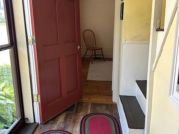 4th image of 34 Village St