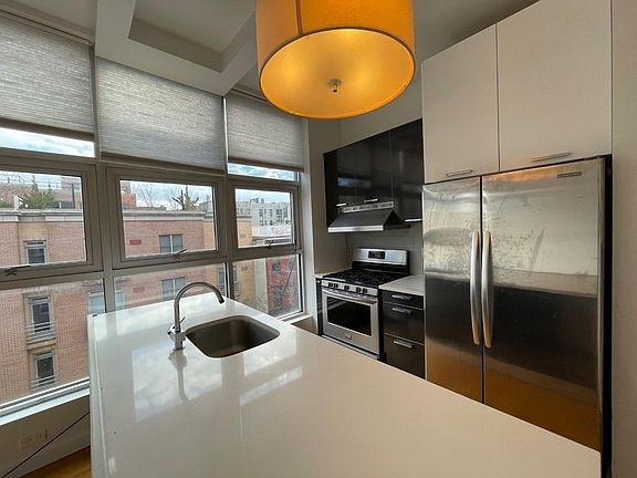 3rd image of 310 Bedford Ave APT 4A