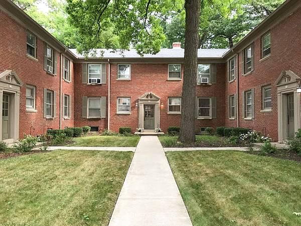 1st image of 826 E Henry Clay St