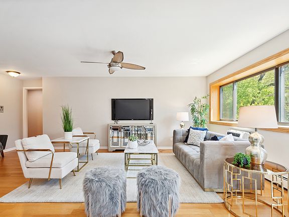 3rd image of 561 W Stratford Pl #3DE