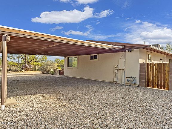 2nd image of 10685 E Oakwood Dr