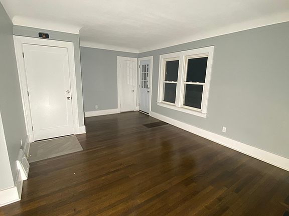 2nd image of 524 E Drayton St
