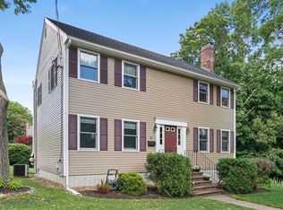 23 Grove St, Reading, MA 01867