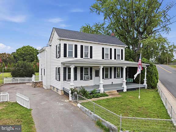 2nd image of 1043 Spruce St #1041