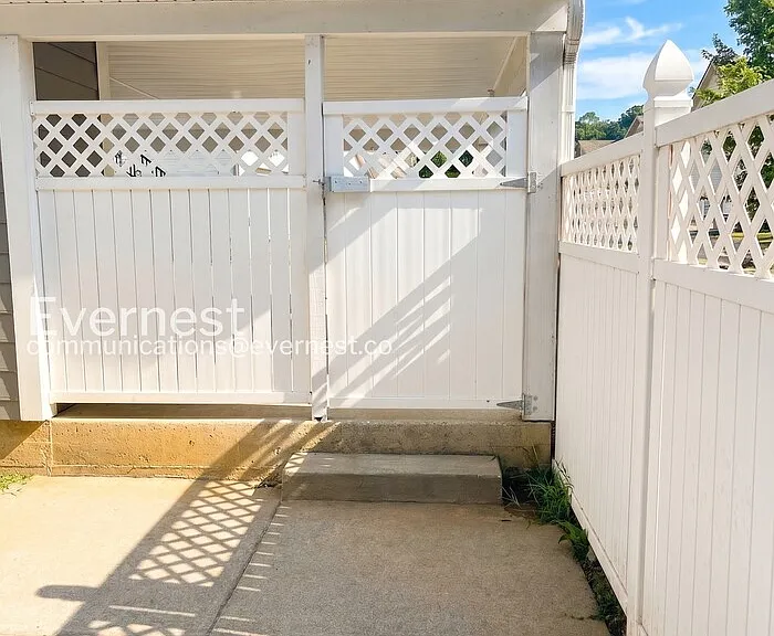 8311 Saint Danasus Dr — Photo 22