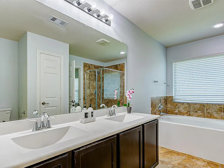6451 Calgary Woods Ln — Photo 42